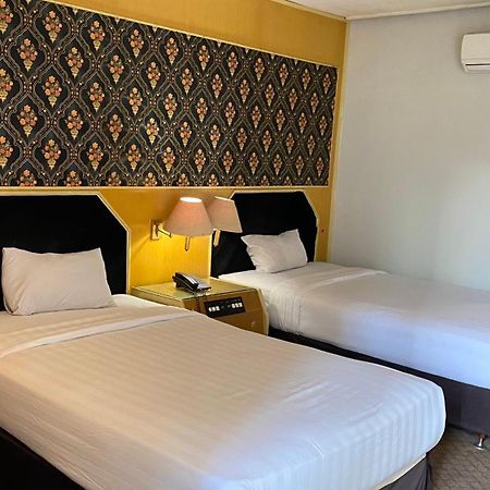 Mas Graha Hotel プカンバル エクステリア 写真