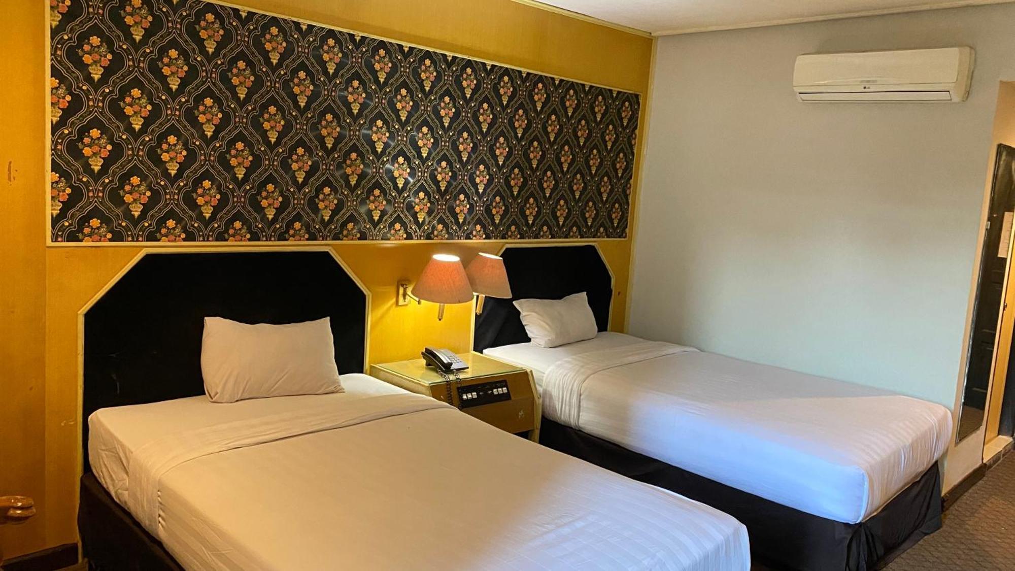 Mas Graha Hotel プカンバル エクステリア 写真
