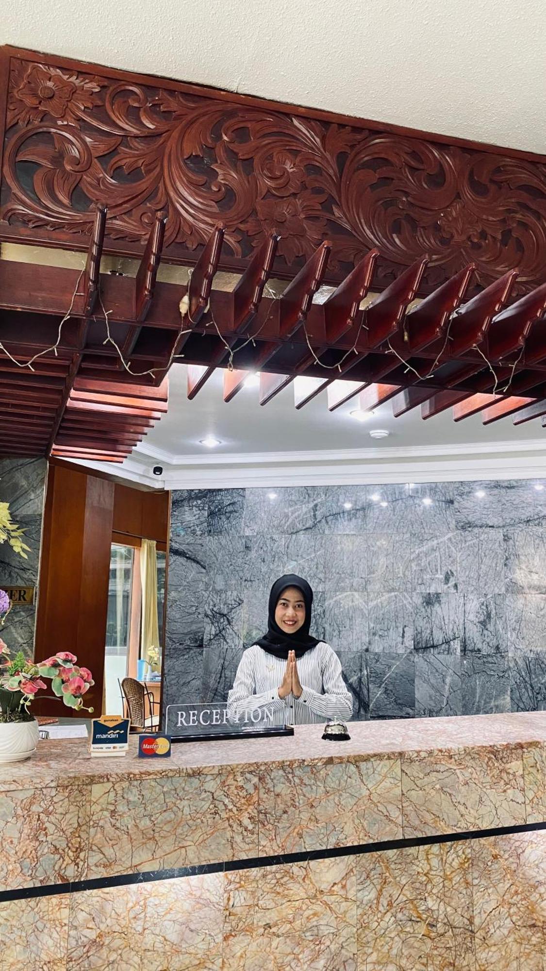 Mas Graha Hotel プカンバル エクステリア 写真