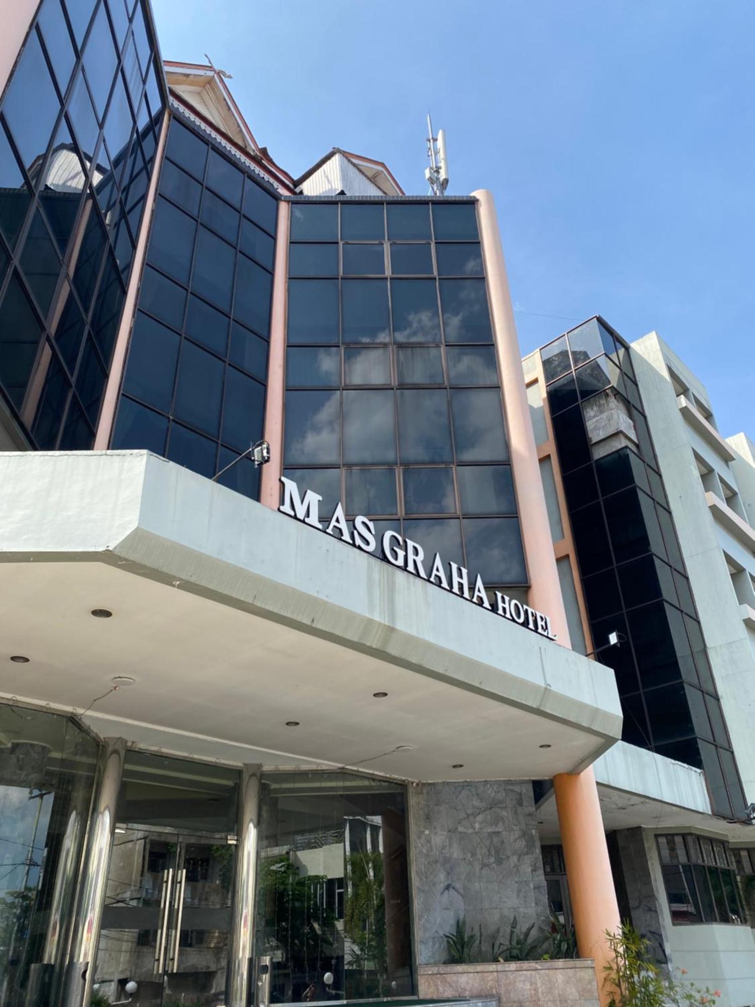 Mas Graha Hotel プカンバル エクステリア 写真